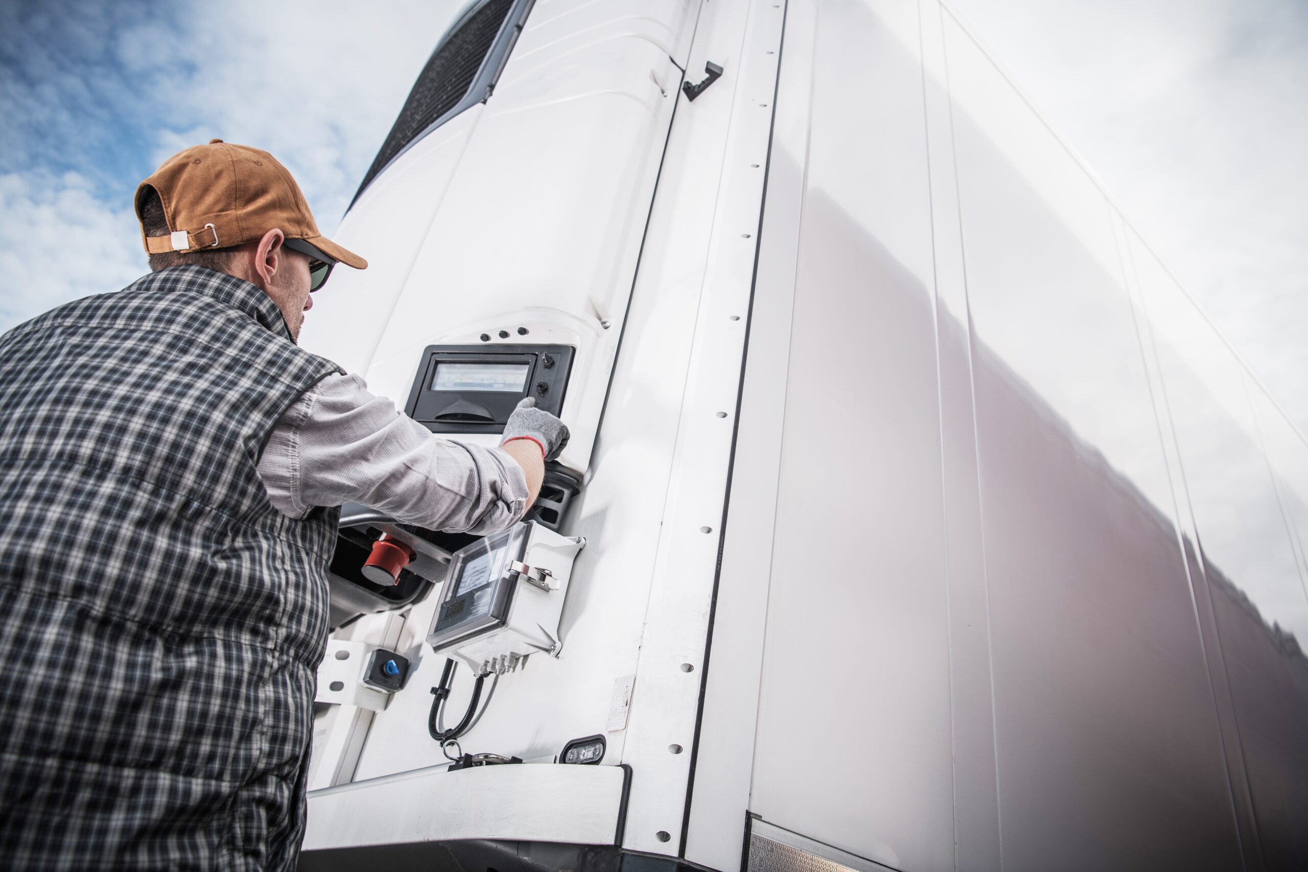 Driver adjust temperature of Refrigerated Truck